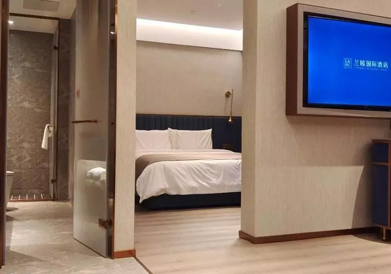 Lanou Hotel Lianyungang Donghai High Speed Railway Station Crystal City