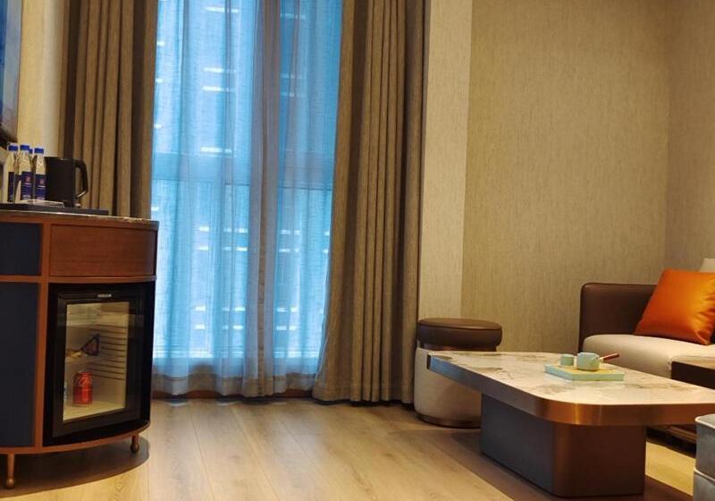 Lanou Hotel Lianyungang Donghai High Speed Railway Station Crystal City