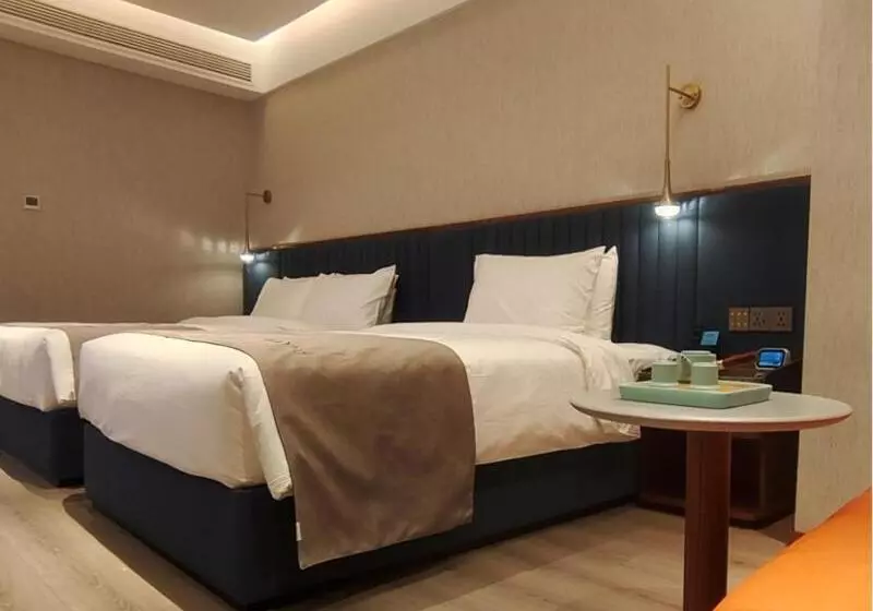 Lanou Hotel Lianyungang Donghai High Speed Railway Station Crystal City