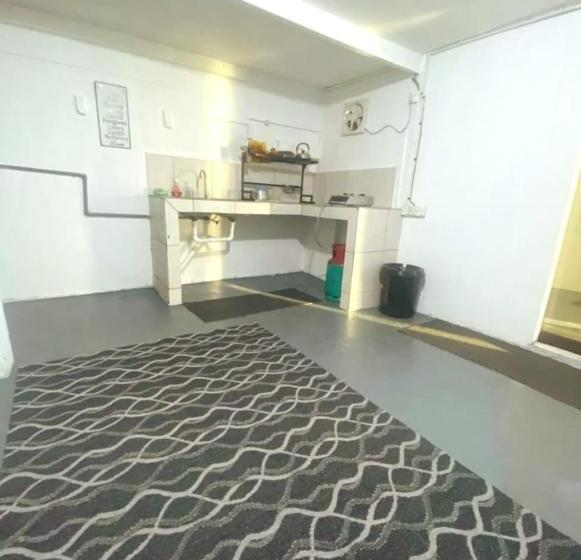 بنسيون Sb Sunset Kuching