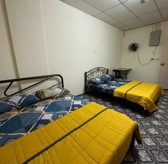 ユースホステル Bilik Bajet Bds