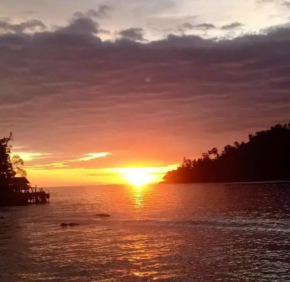 ユースホステル Pamutusan Island