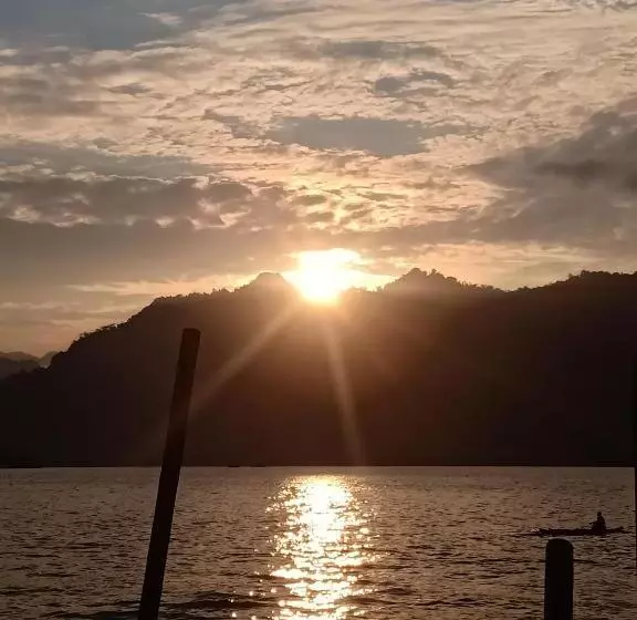 ユースホステル Pamutusan Island