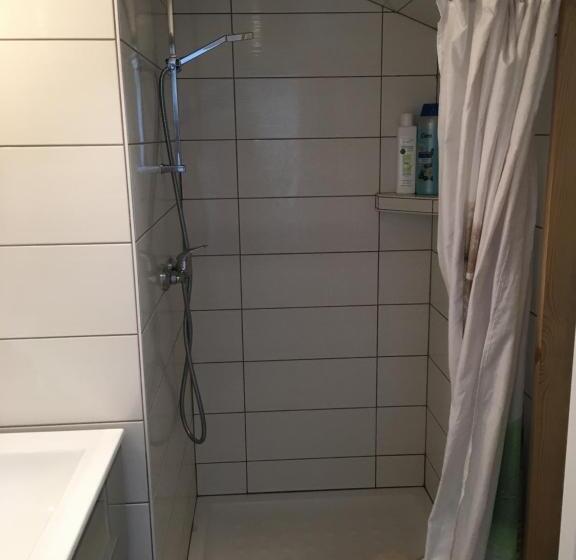 Bed and Breakfast Aux Lacs Et Cascades