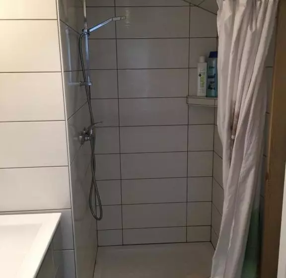 ベッドアンドブレックファースト Aux Lacs Et Cascades