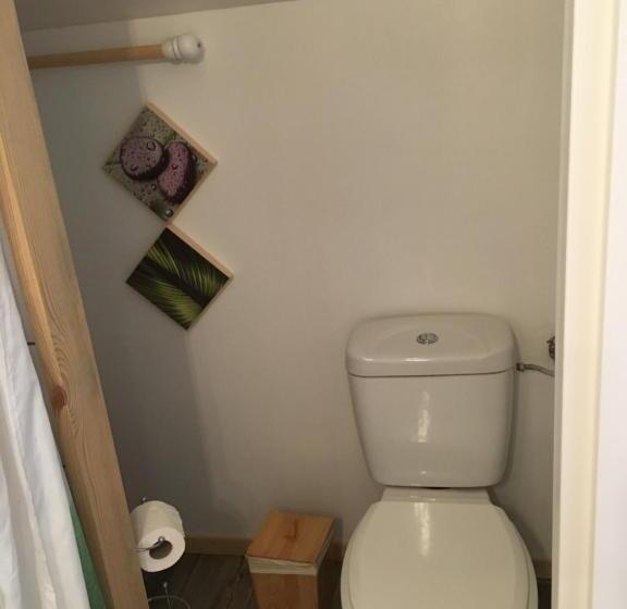 Bed and Breakfast Aux Lacs Et Cascades