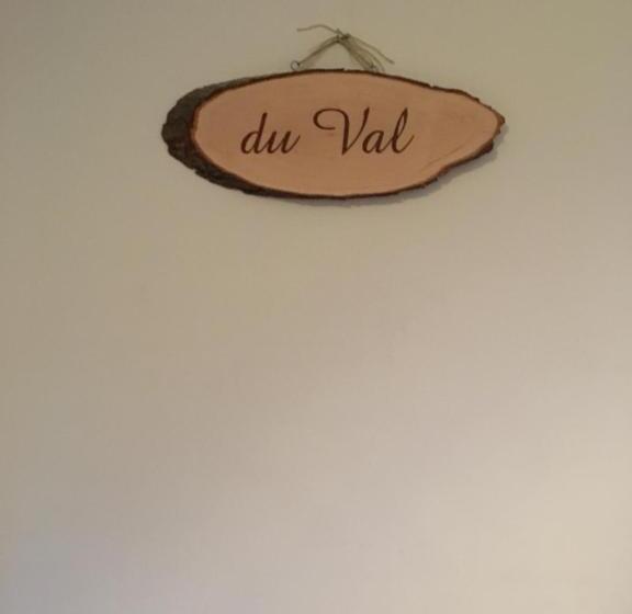 Bed and Breakfast Aux Lacs Et Cascades