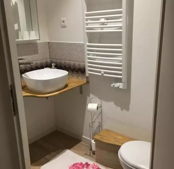 ベッドアンドブレックファースト Aux Lacs Et Cascades