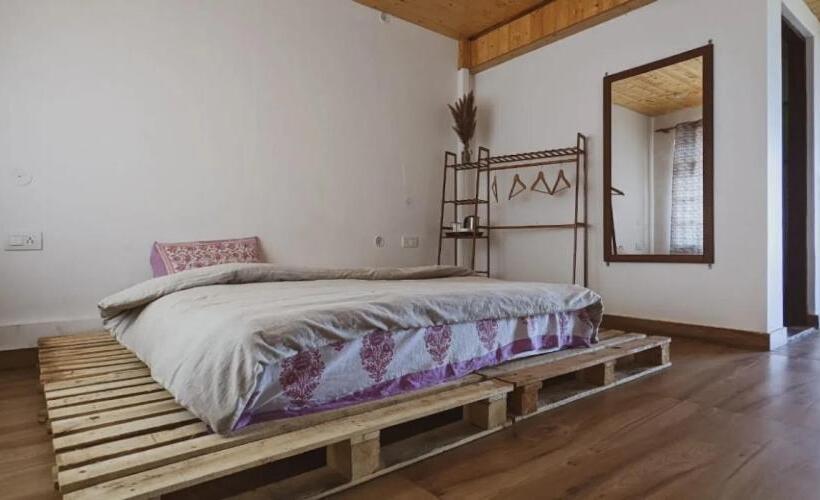 צימר Kanatal Kutir