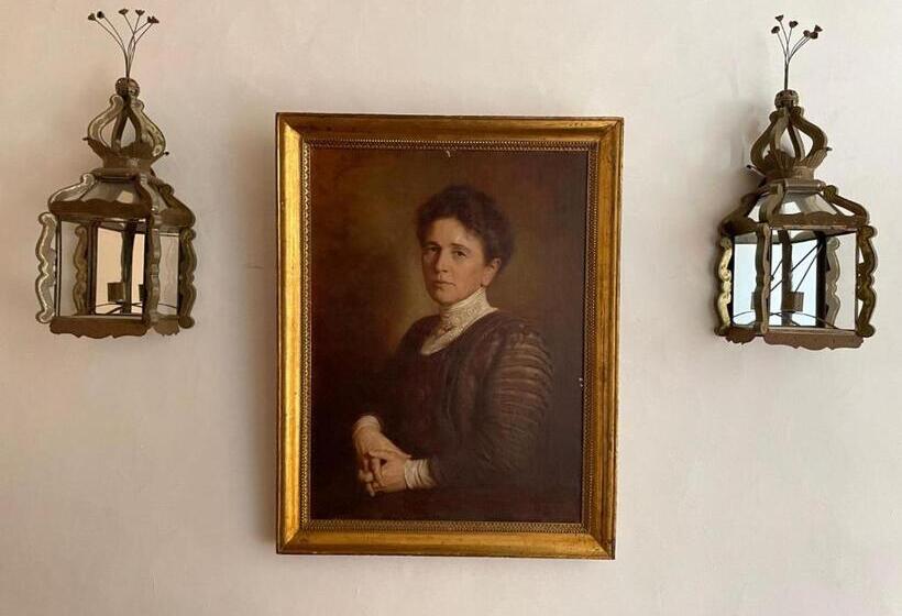 تختخواب و صبحانه La Rayuela Suites