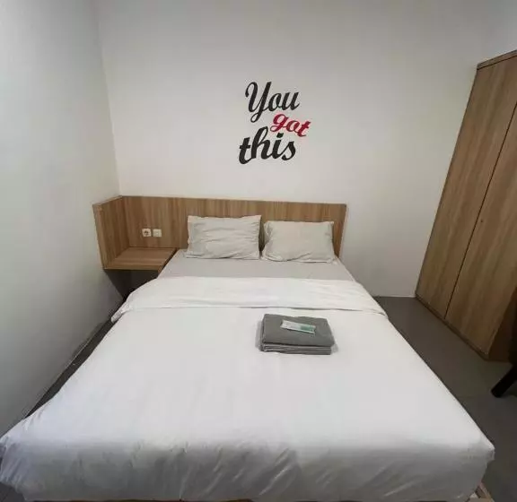 ホテル Behomy Maxley Lippo Karawaci