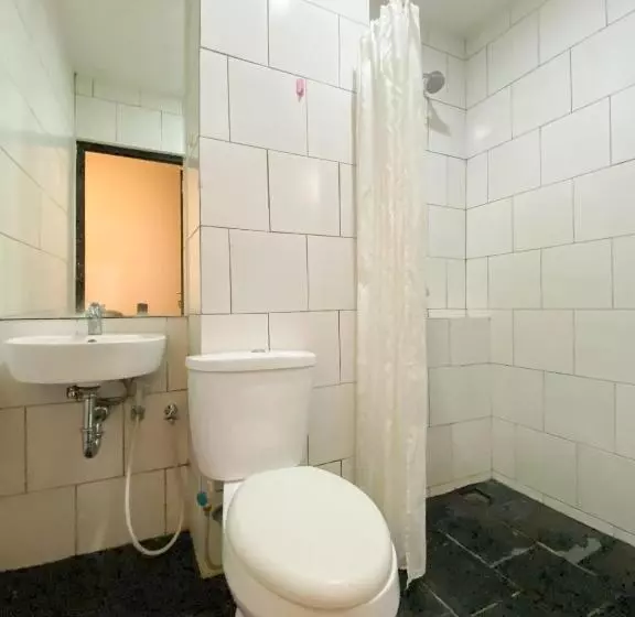 ホテル Behomy Maxley Lippo Karawaci