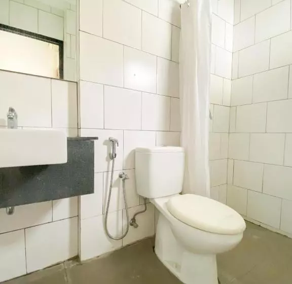 ホテル Behomy Maxley Lippo Karawaci