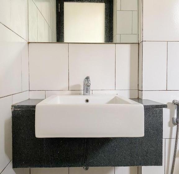 فندق Behomy Maxley Lippo Karawaci