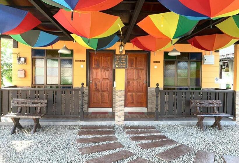 호텔 Chalet And Homestay Kasih Bonda For Musllim Only