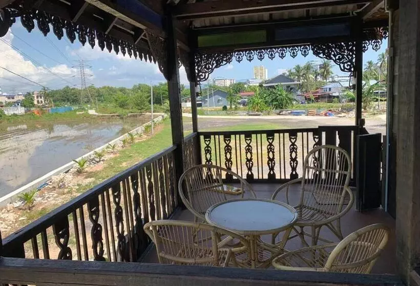 ホテル Chalet And Homestay Kasih Bonda For Musllim Only