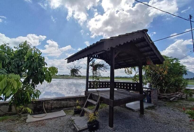 호텔 Chalet And Homestay Kasih Bonda For Musllim Only