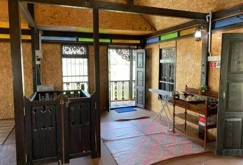 ホテル Chalet And Homestay Kasih Bonda For Musllim Only