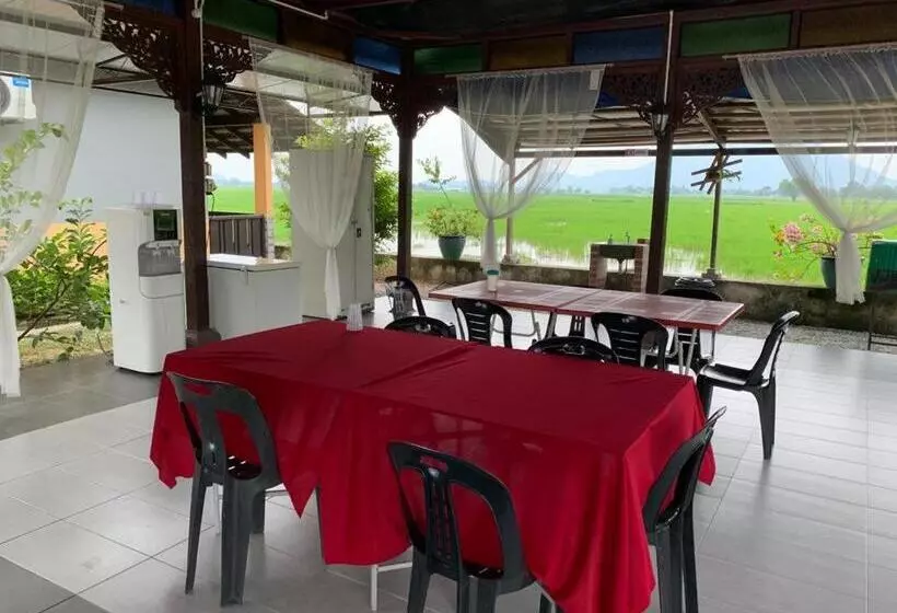 ホテル Chalet And Homestay Kasih Bonda For Musllim Only