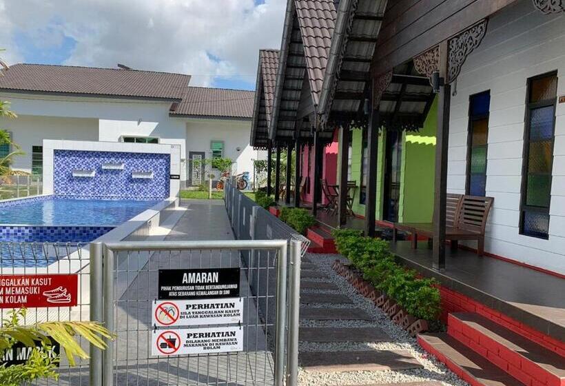 호텔 Chalet And Homestay Kasih Bonda For Musllim Only