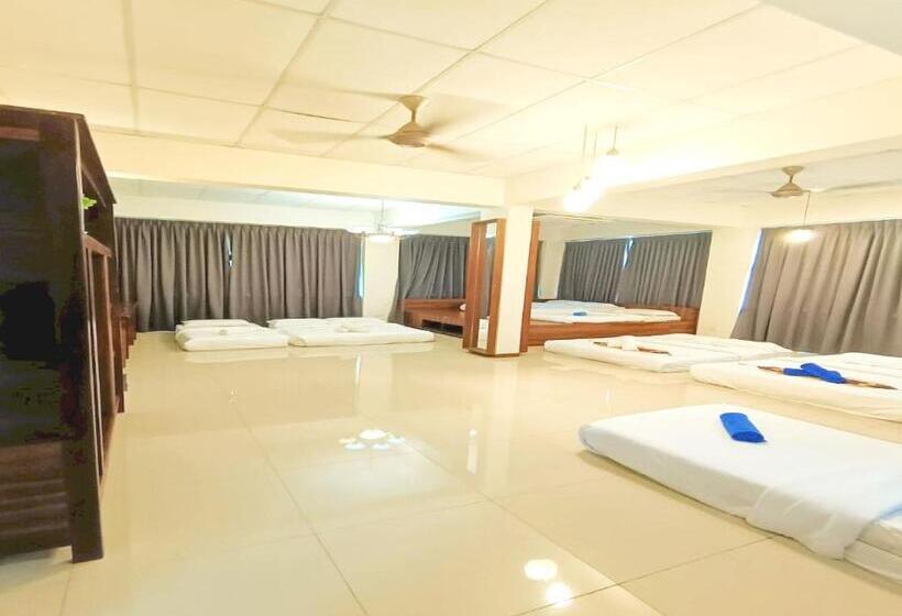 Отель Collection O 90858 Bentong Wellness Homestay Midland