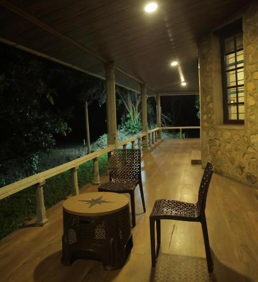 Отель Harris Holiday Inn