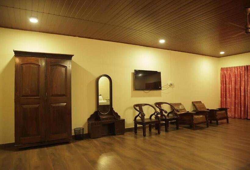 Отель Harris Holiday Inn