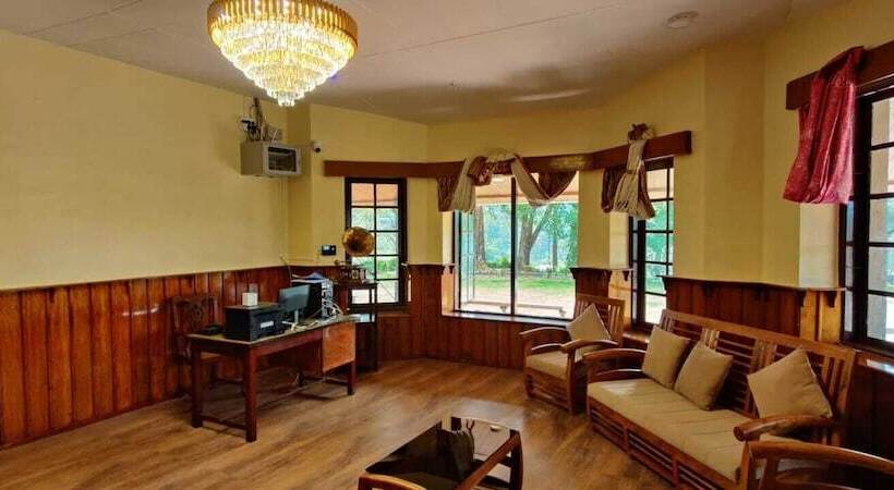 Отель Harris Holiday Inn