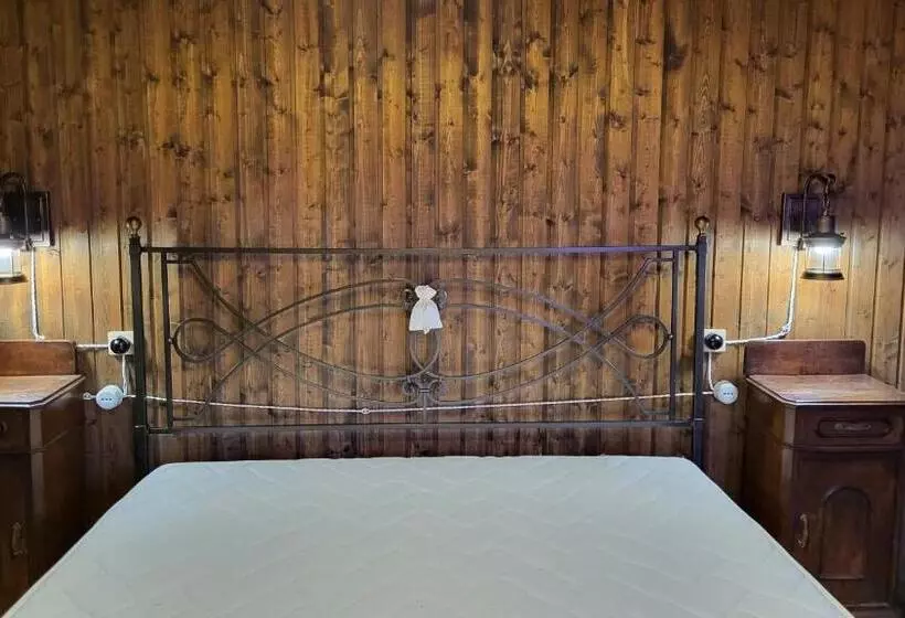 ホテル Il Tempio Nel Bosco The Rustic Rooms & Wine