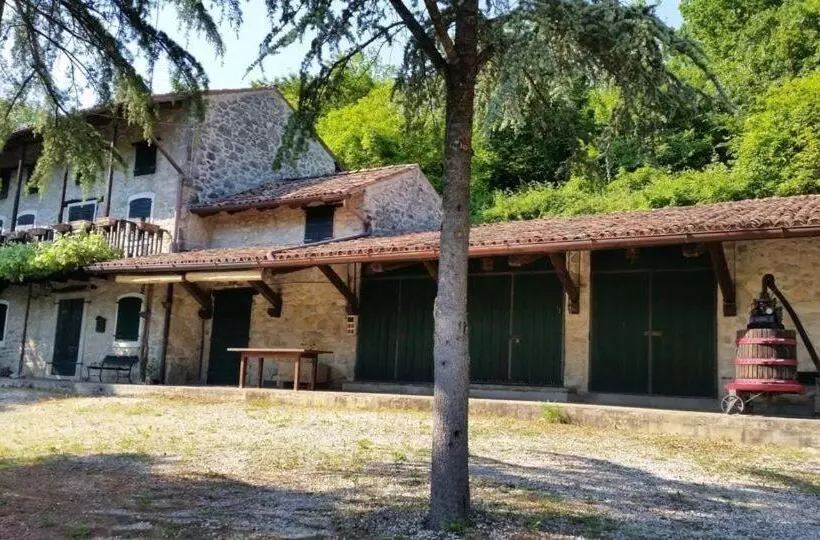 ホテル Il Tempio Nel Bosco The Rustic Rooms & Wine