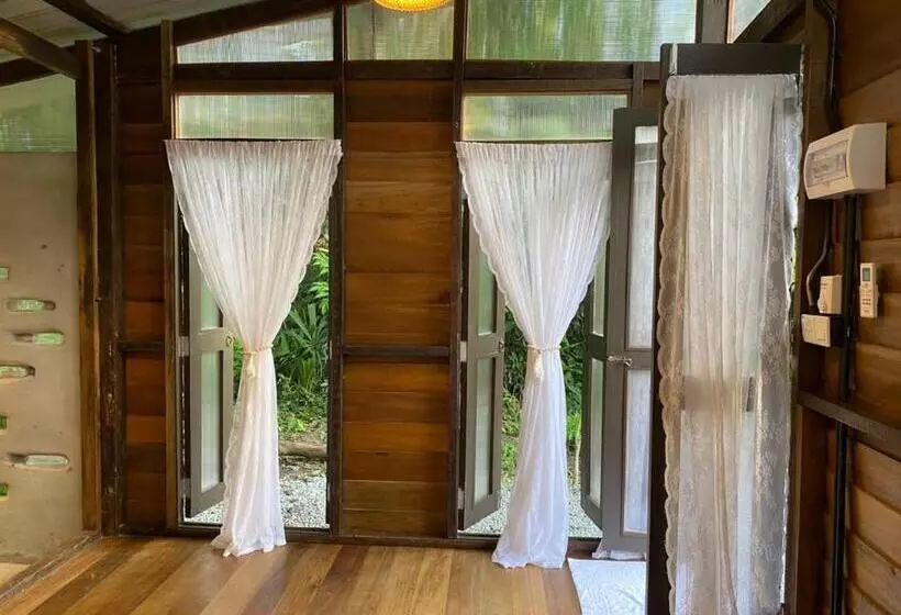 Hotelli Kebun Lisdtari Farmstay