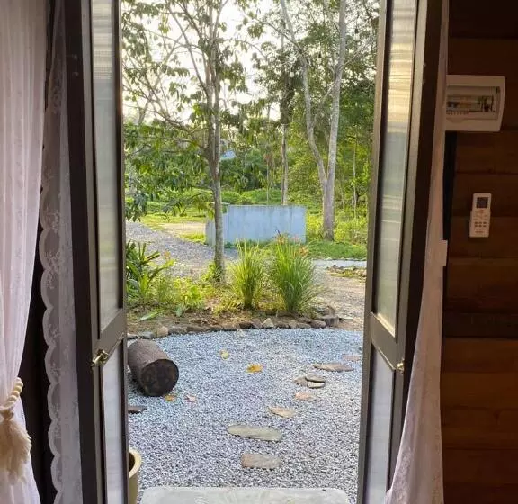 Hotelli Kebun Lisdtari Farmstay