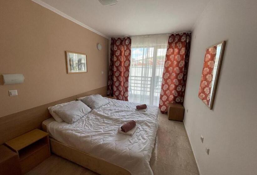 Marina Apartments St. Vlas