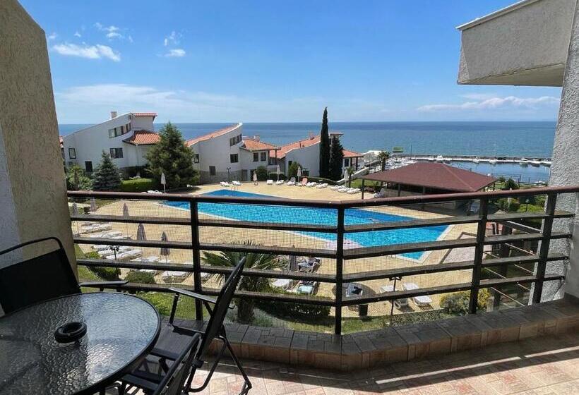 Marina Apartments St. Vlas