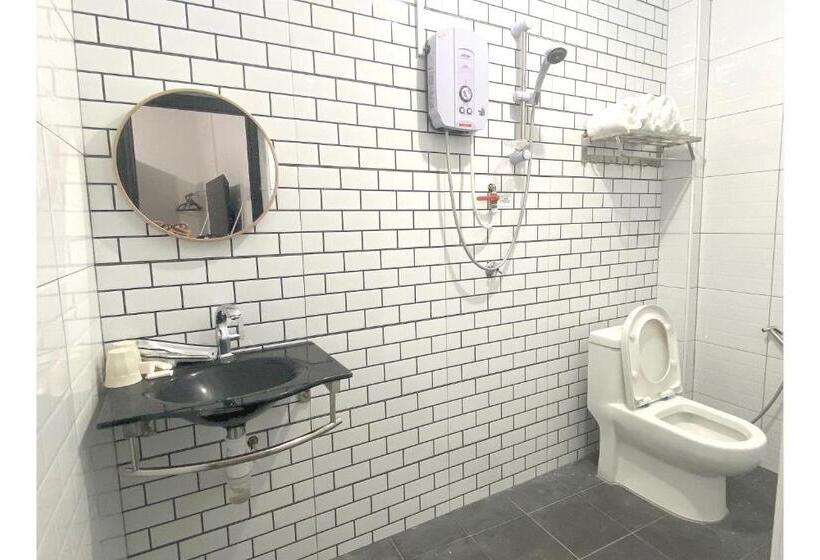 Oyo 90857 Hotel Kong Jing