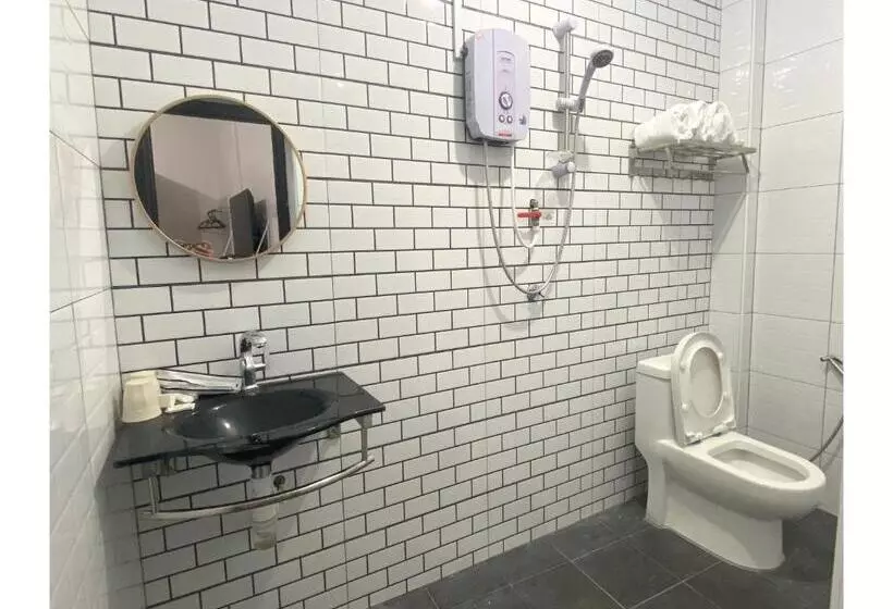 Oyo 90857 Hotel Kong Jing