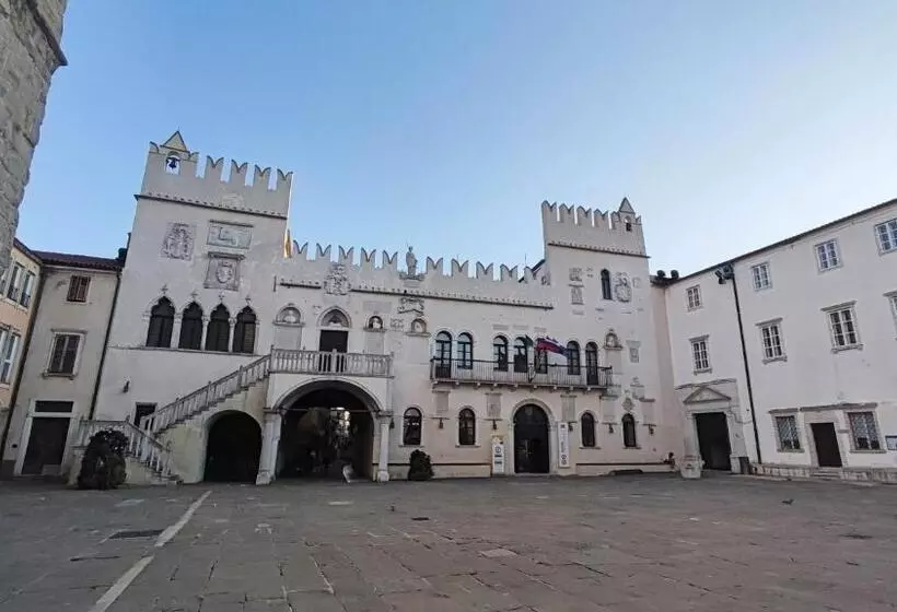 پانسیون Altana Rooms