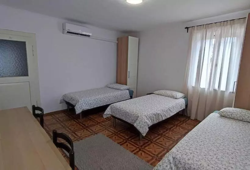 پانسیون Altana Rooms