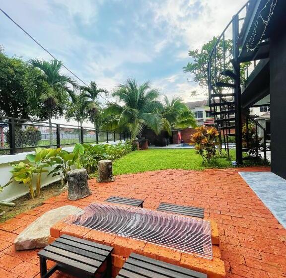 پانسیون Brick Garden