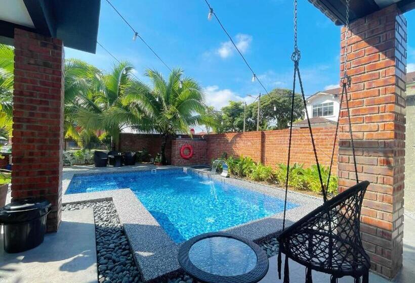 پانسیون Brick Garden