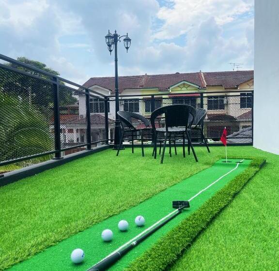 پانسیون Brick Garden