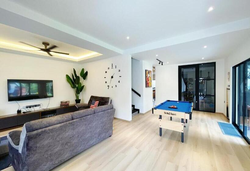 پانسیون Brick Garden