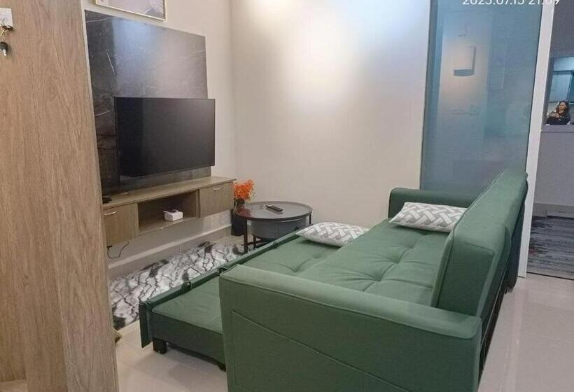 Qilala Dualview By The Shore