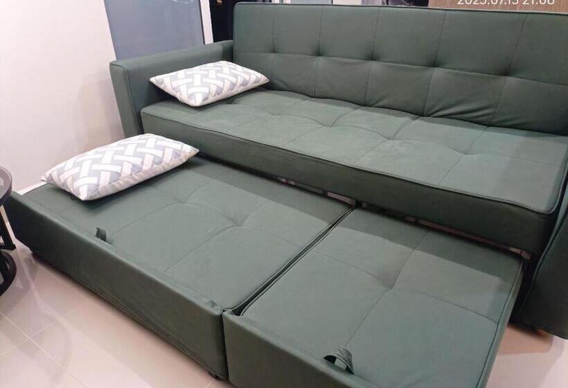 Qilala Dualview By The Shore