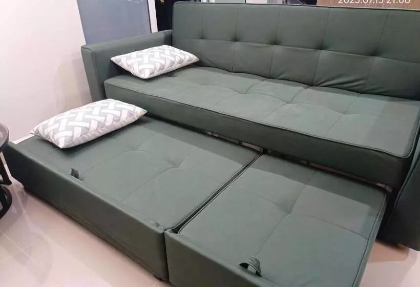 Qilala Dualview By The Shore