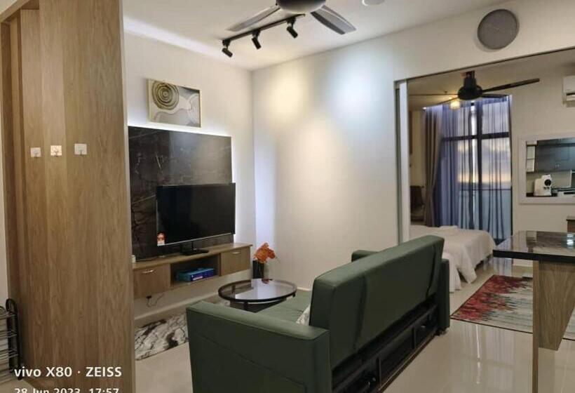 Qilala Dualview By The Shore