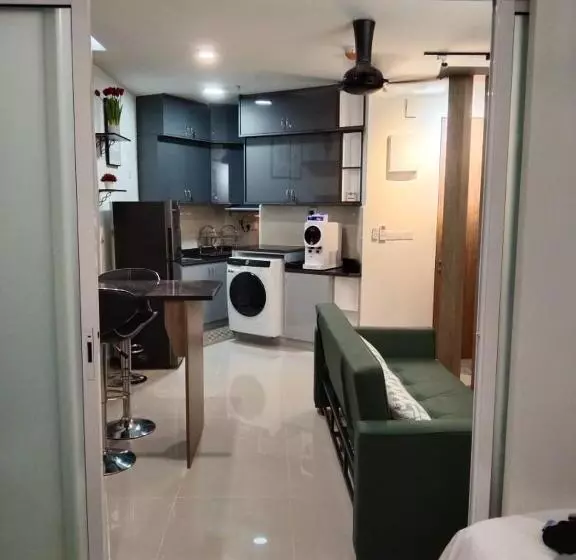 Qilala Dualview By The Shore