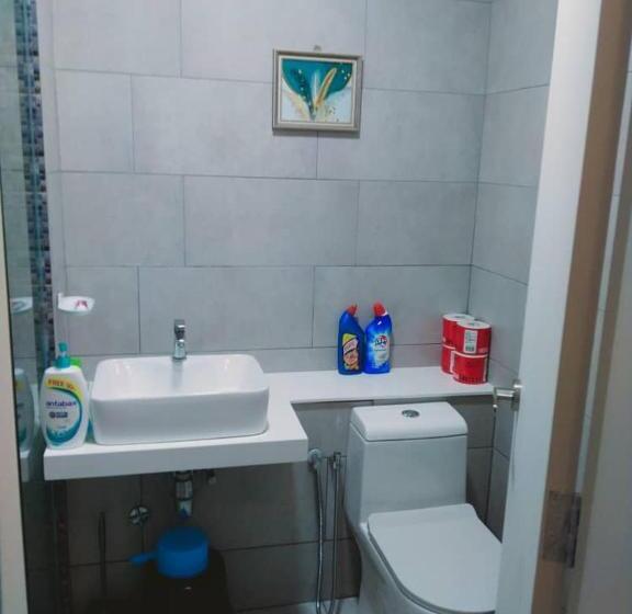 Qilala Dualview By The Shore