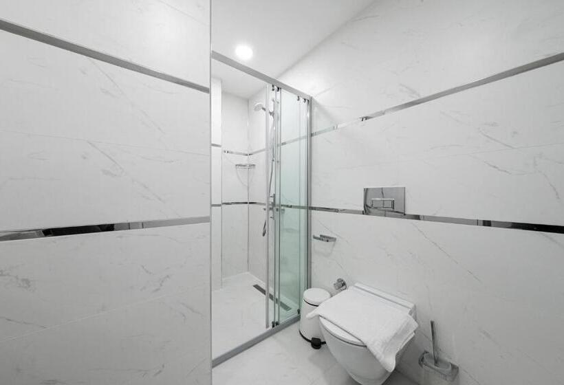 Stella Stays Istanbul Etiler