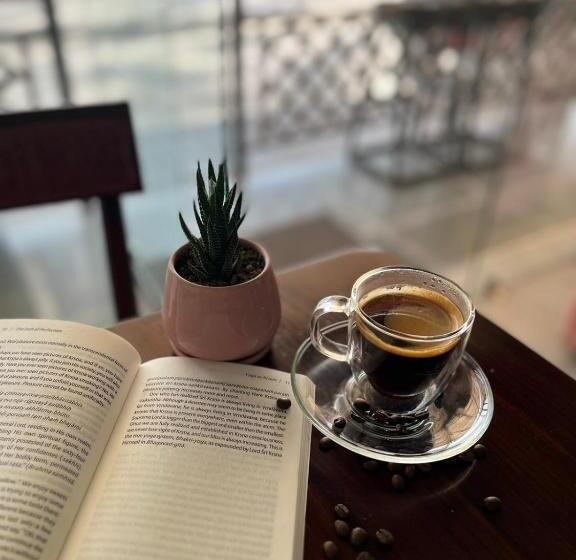 هاستل Night Trails